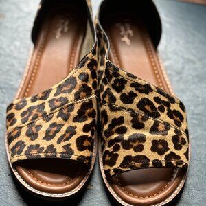 Leopard Flats  9M